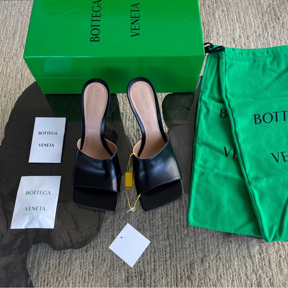 NWT Bottega Veneta Stretch Mule Size 37